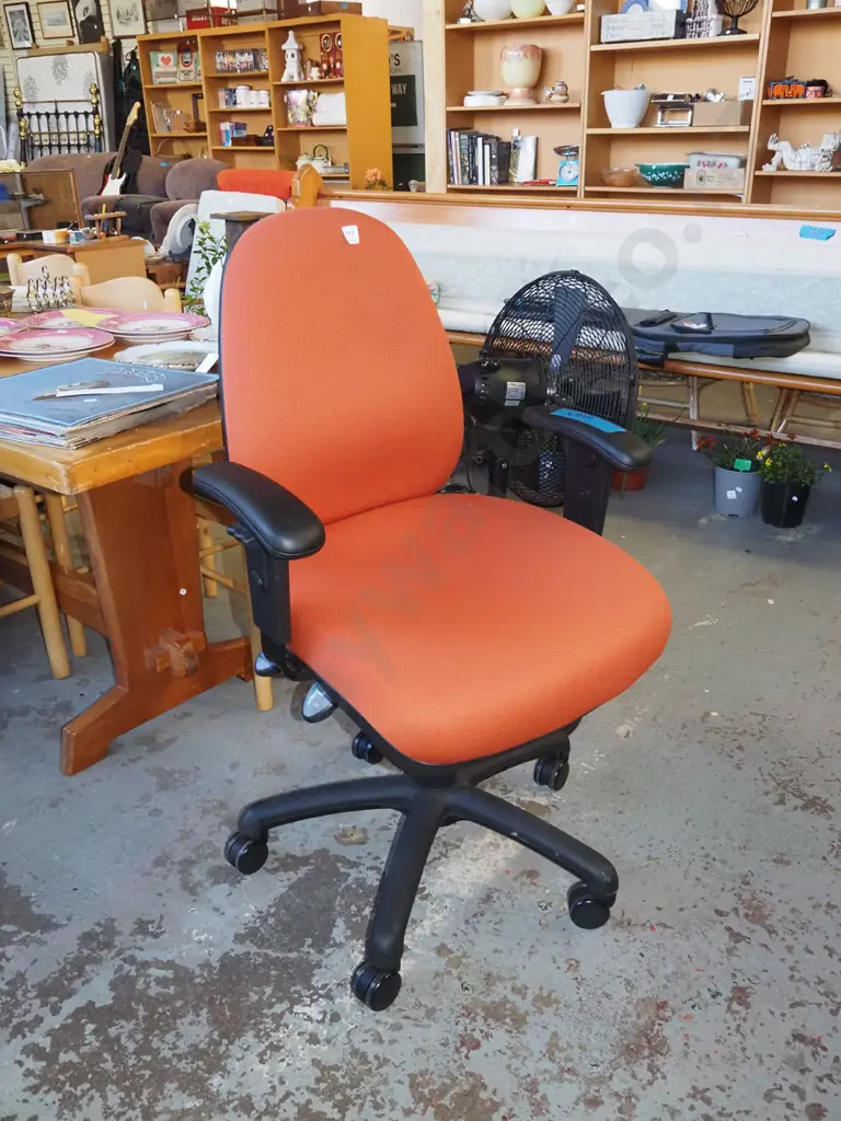 orange office chair Image 1++