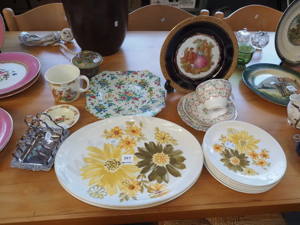 assorted Crown Lynn Topaz plates, trios, toast rack etc Image 1++