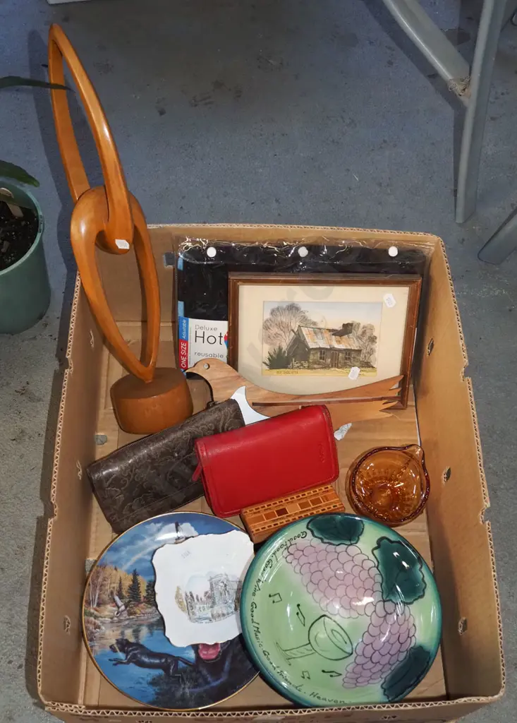 box; wooden sculpture, fruit bowl, amber glass jug etc Image 1++