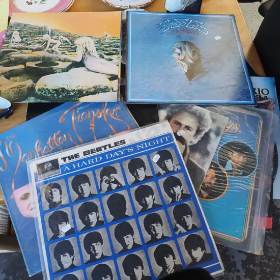 10x LPs; Led Zeppelin, Beatles, Eagles etc