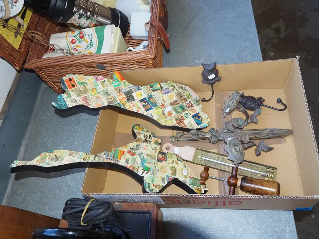 box; cut out map of NZ, cork opener etc Image 1++