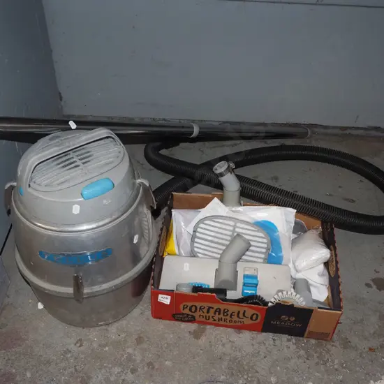 Tellus vacuum cleaner and accessories