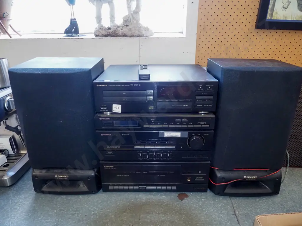 Pioneer stereo; twin cassette, tuner, CD player - no turntable Image 1++