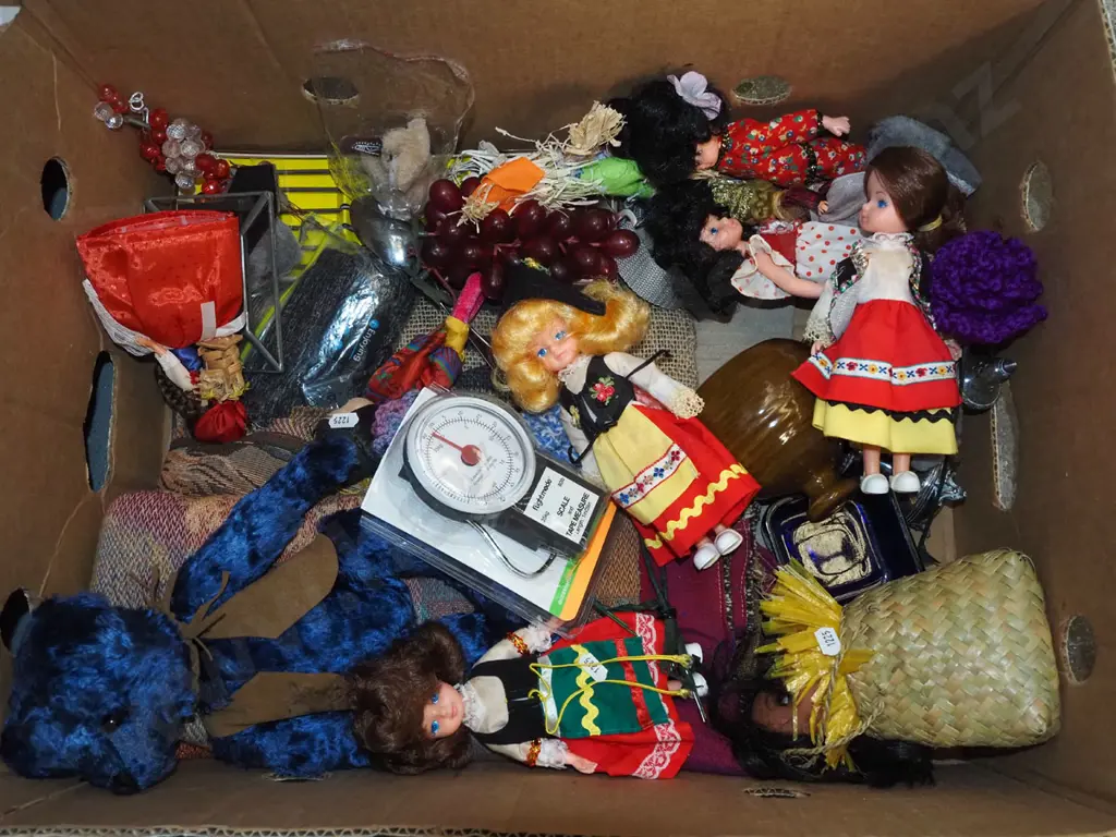 box; dolls of the worls, picture frames, scales etc Image 1++