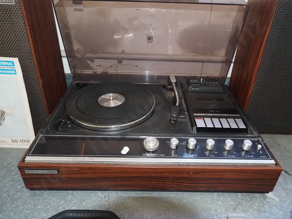 National Panasonic stereo - some damage As Is No Returns Image 1++