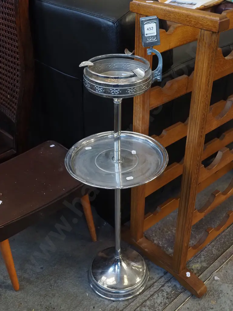 deco smoker's stand Image 1++