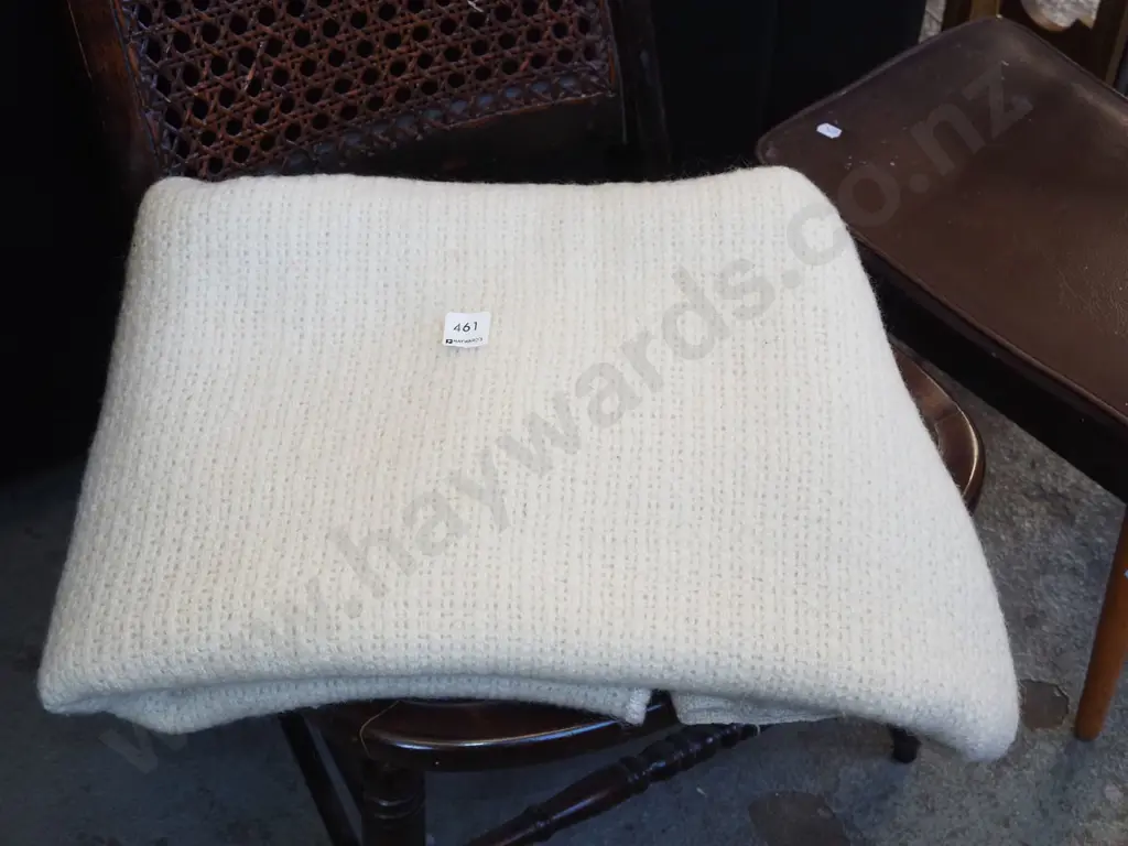 white woollen blanket Image 1++