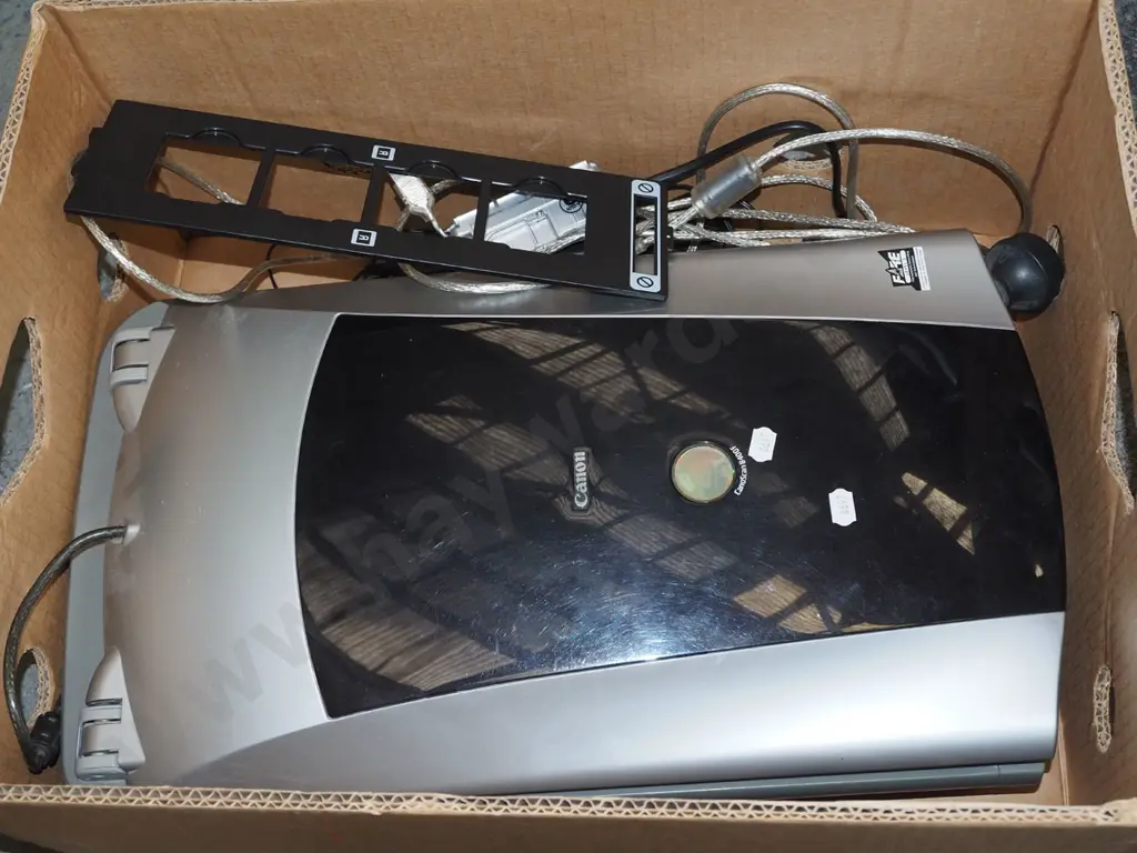 boxed Canon scanner Image 1++