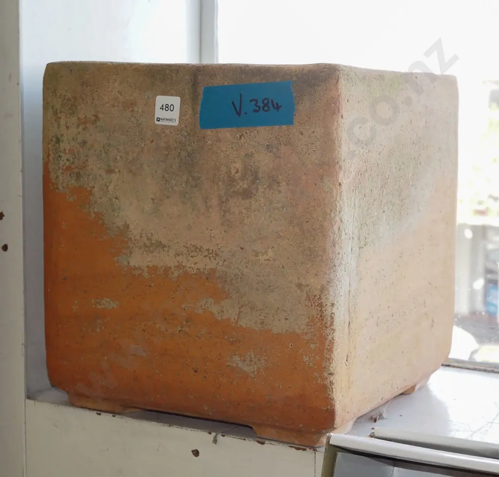 terracotta garden planter H330 Image 1++