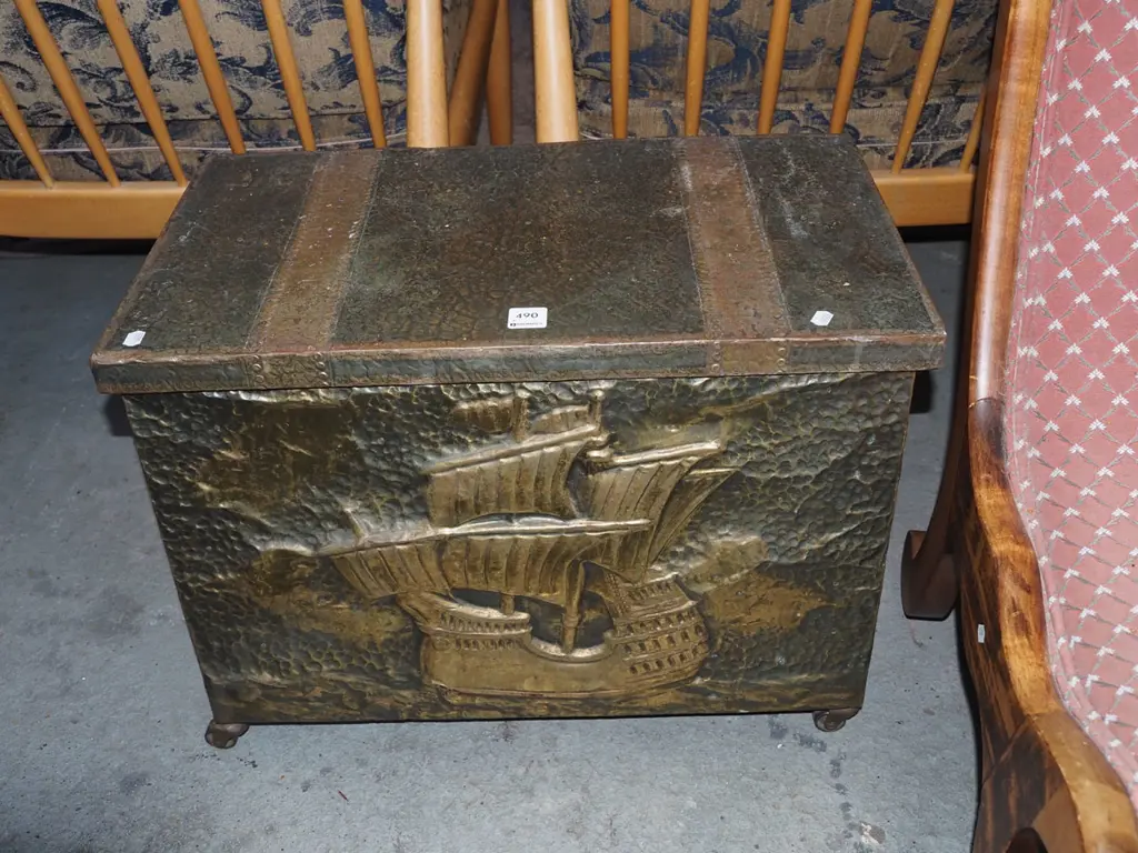beaten brass galleon themed wood box H400 Image 1++