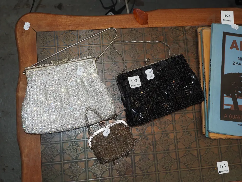 2x clutch purses, change purse Image 1++