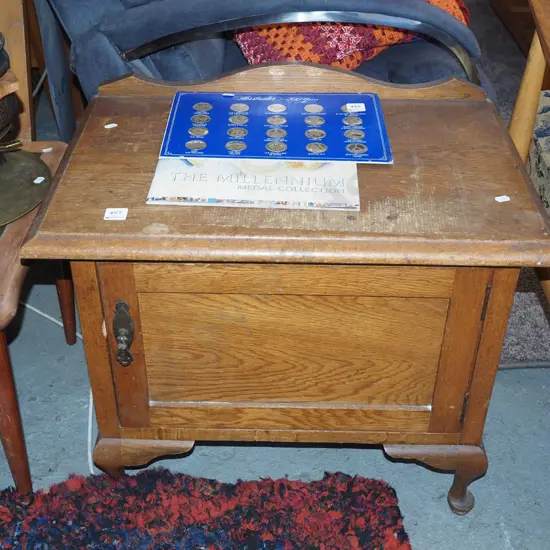 cab leg oak single door cupboard H530 W610 D410