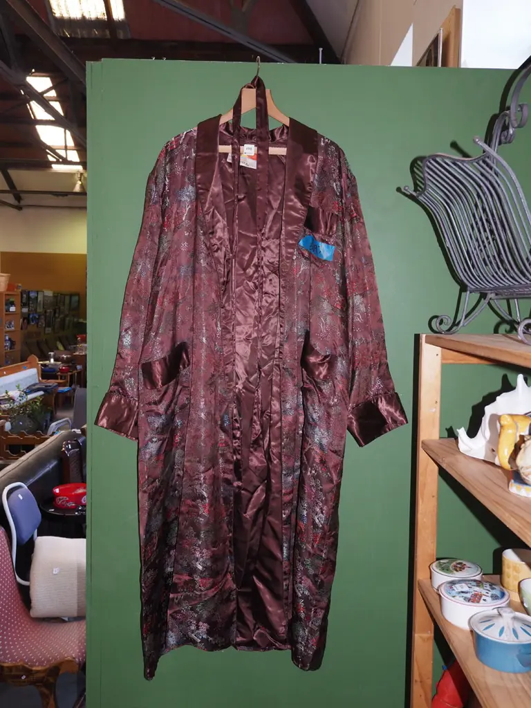 Asian dressing gown/bath robe Image 1++