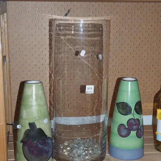 2x hand painted ceramic vases, 1x glass vase H450