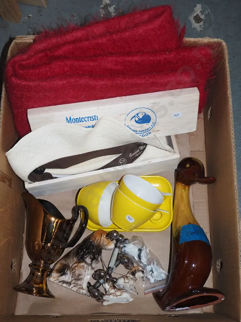 box; mohair blanket, Blue Mountain duck - chip, Ecuadoran hat etc Image 1++