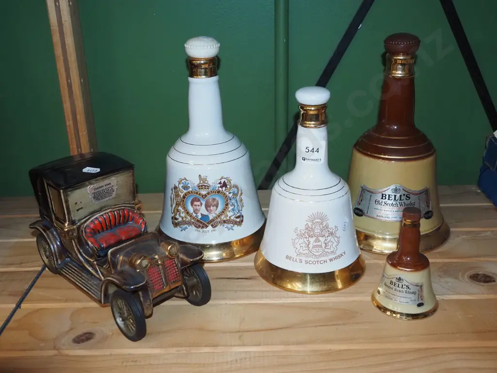 Bells whisky decanter, vintage motor car decanter - empty Image 1++