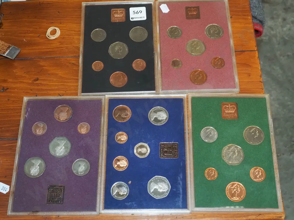 5x coin sets Image 1++