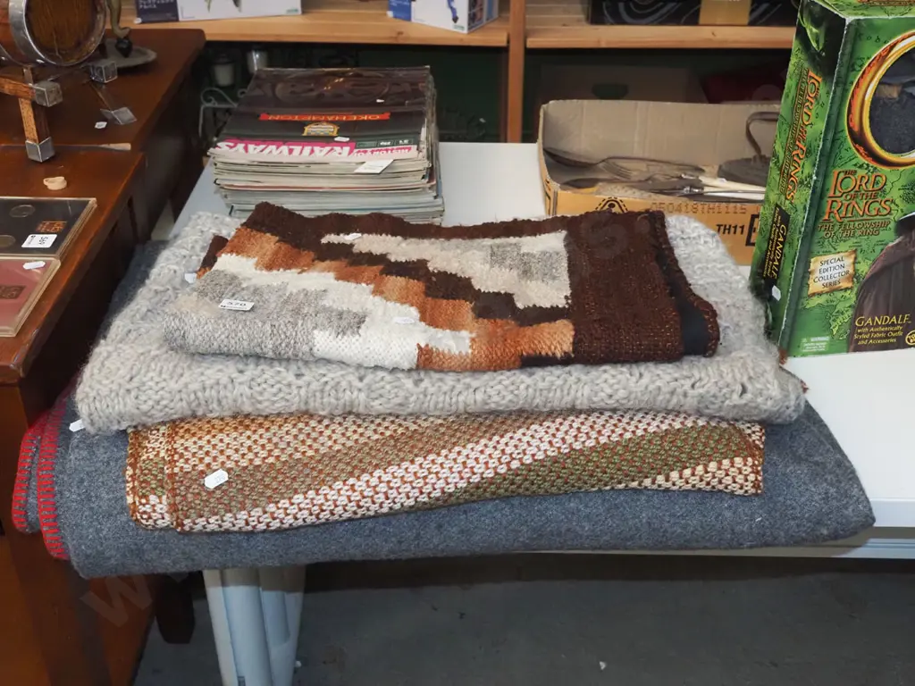 woollen blankets, woven floor mat Image 1++