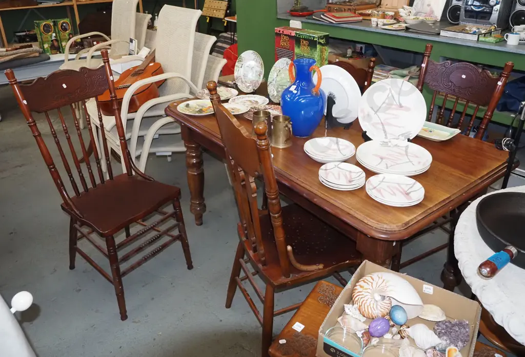turned leg mahogany dining table with mismatched pressed wood chairs H750 W1450 D860 Image 1++