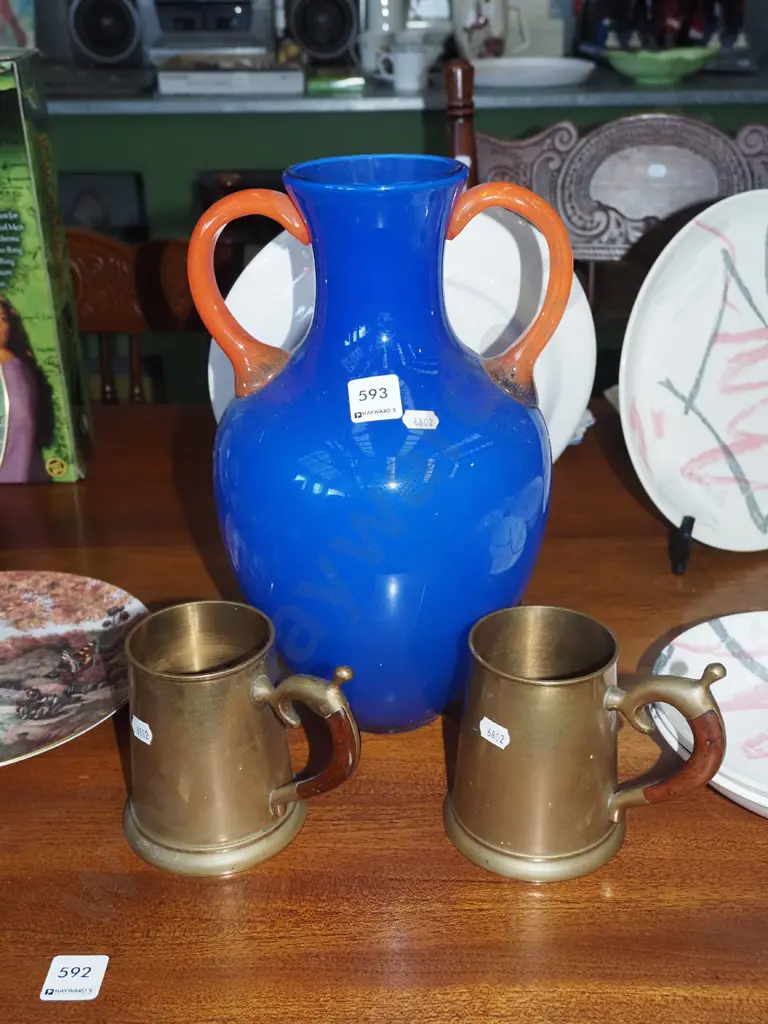 blue glass ewer vase, 2x brass and wooden handled beer mugs H320 Image 1++