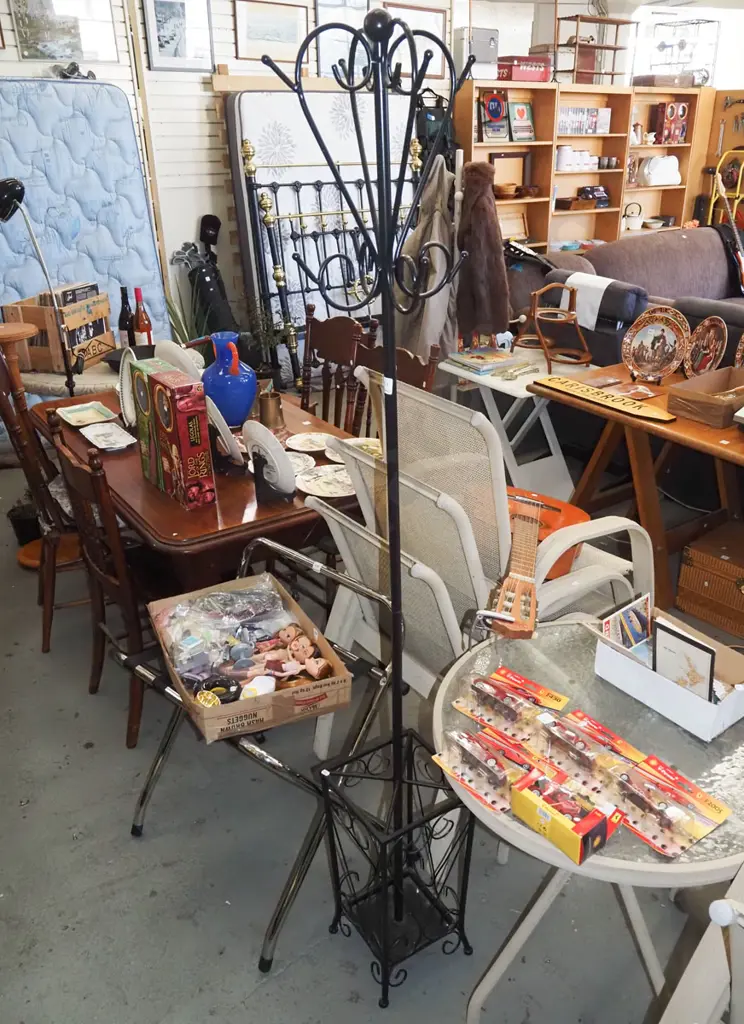 wrought metal coat rack with umbrella stand Image 1++