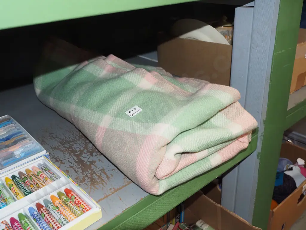checked woollen blanket Image 1++