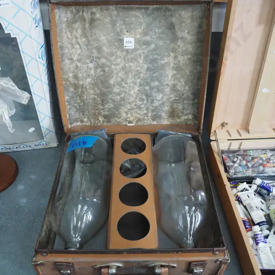 flagon suitcase and 2 flagons