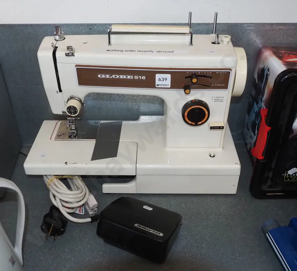 Globe 516 sewing machine Image 1++