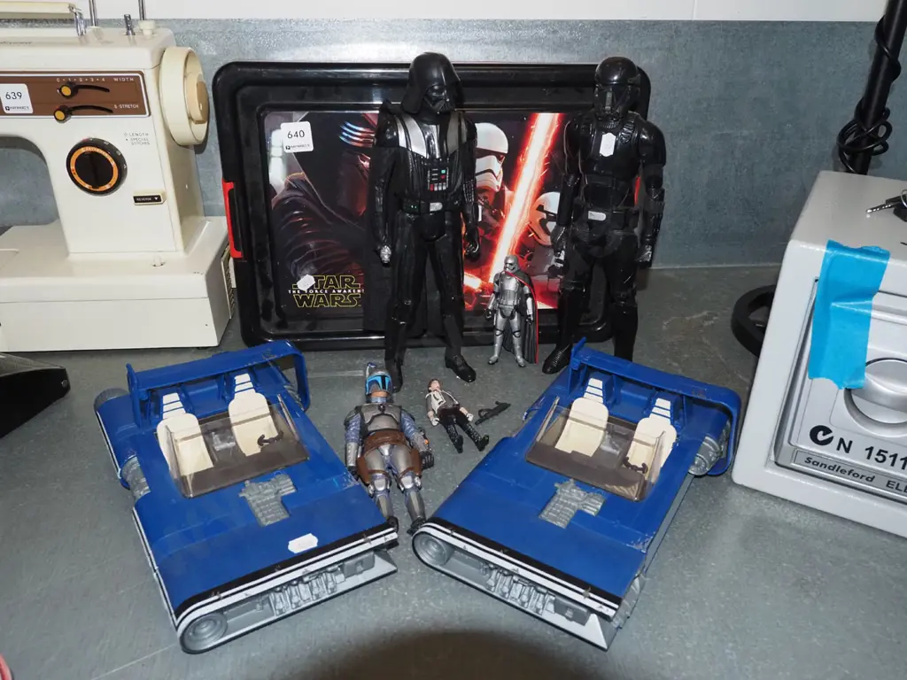 Star Wars toys, storage container Image 1++