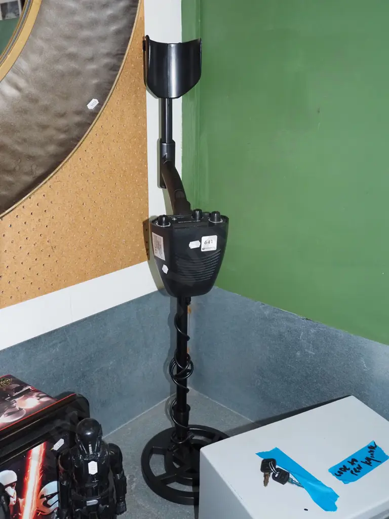 metal detector - As Is No Returns Image 1++