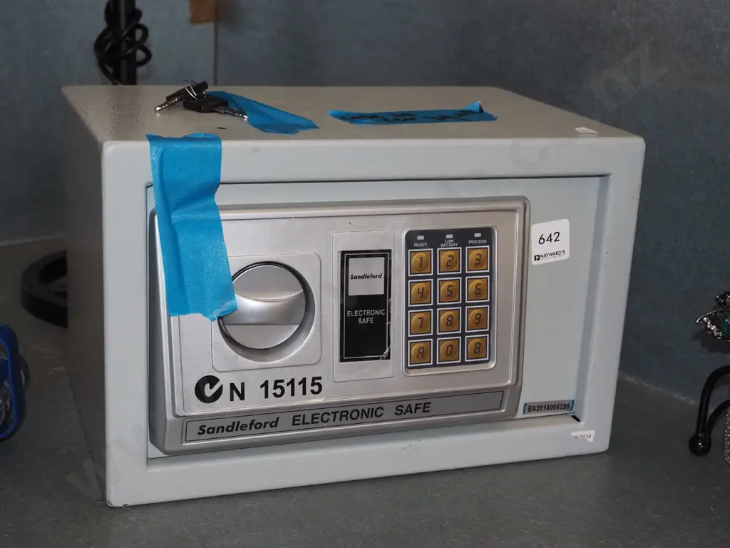 Sandleford electronic safe - key in office Image 1++