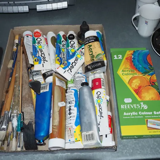 artists brushes, acrylic paints