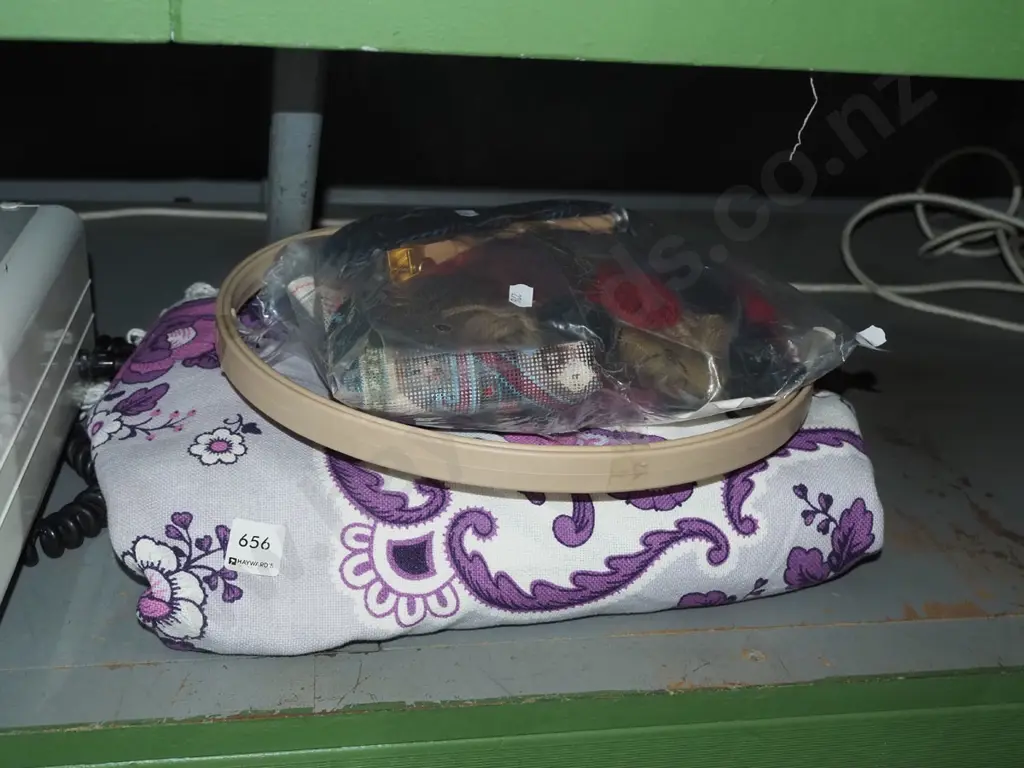 tapestry hoop and set, retro tablecloth Image 1++