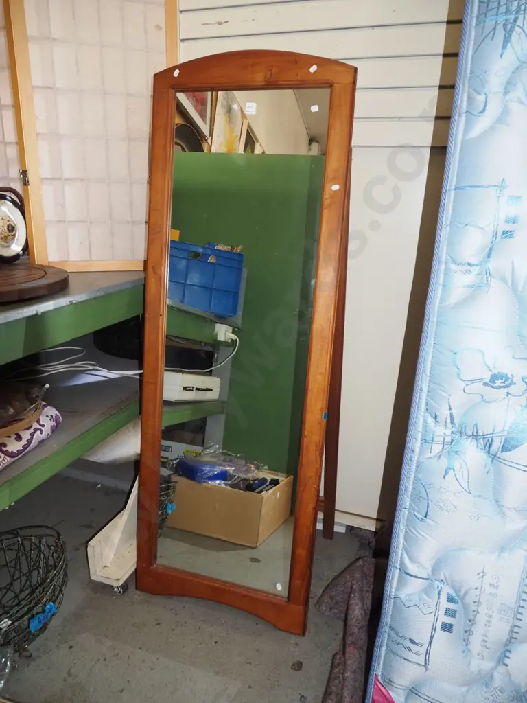 freestanding hardwood dressing mirror H560 Image 1++