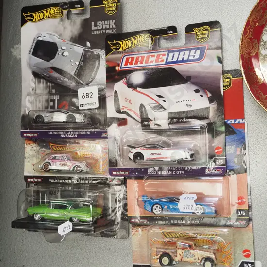 6x carded Hotwheels vehicles