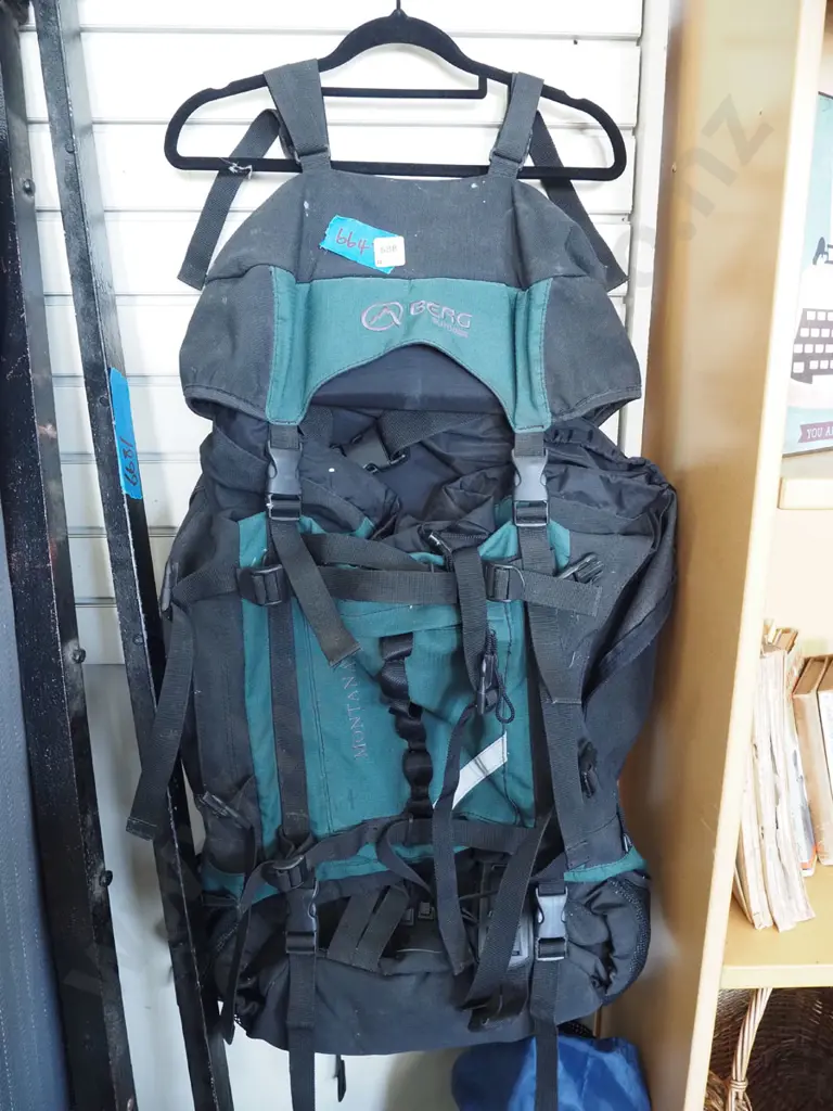 Berg Montana 83 tramping pack Image 1++