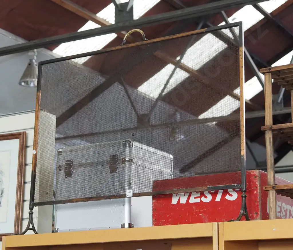 fire screen Image 1++