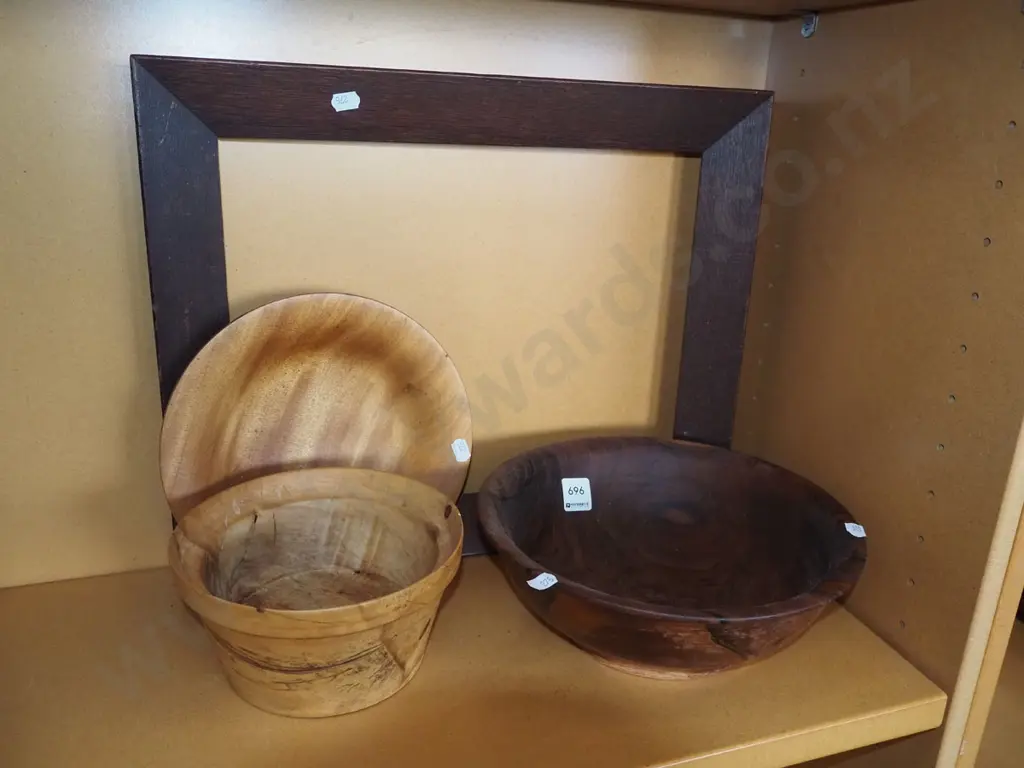 oak picture frame, 3x turned wooden bowls Image 1++