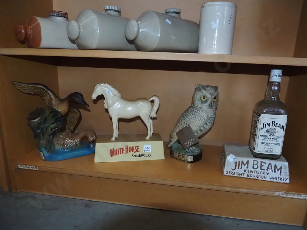 3x Jim Beam novelty decanters - empty,  White horse whisky figurine  Image 1++