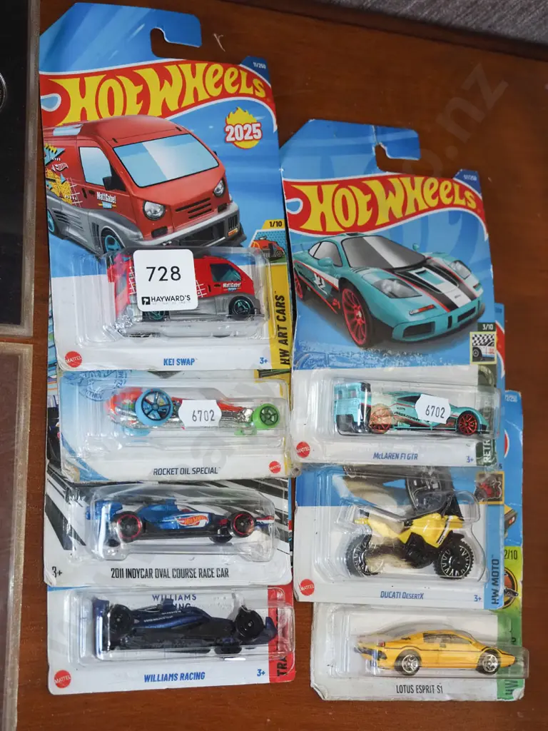 7x carded Hotwheels vehicles Image 1++