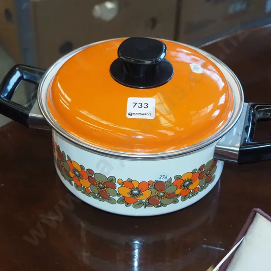 retro enamel lidded pot