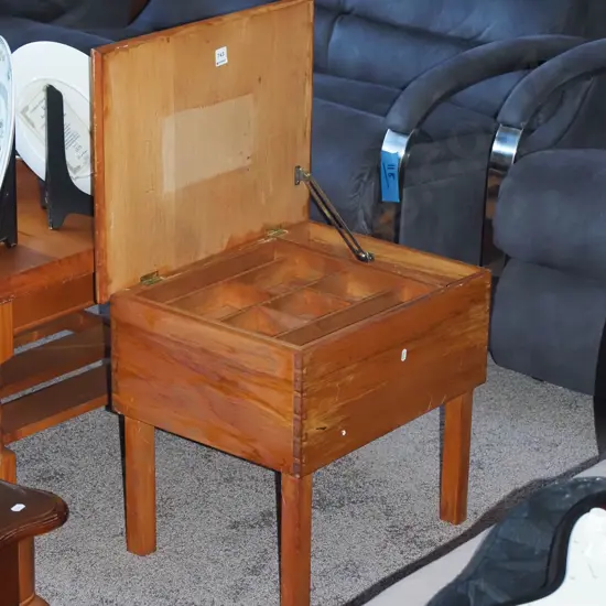 rimu end table/storage box with fitted interior