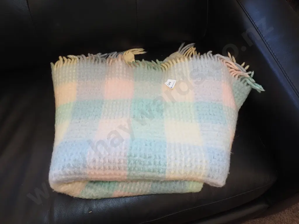 checked woollen blanket Image 1++