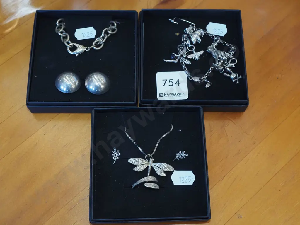 3x necklace and earring sets Image 1++