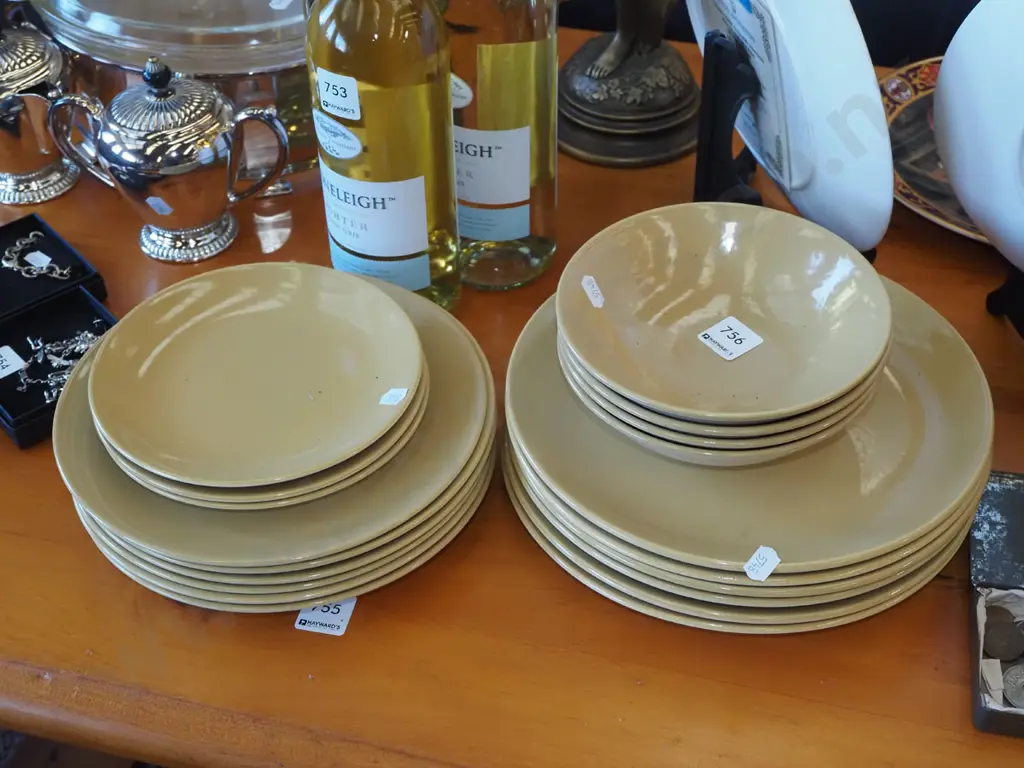 assorted Crown Lynn colour glaze plates and bowls Image 1++