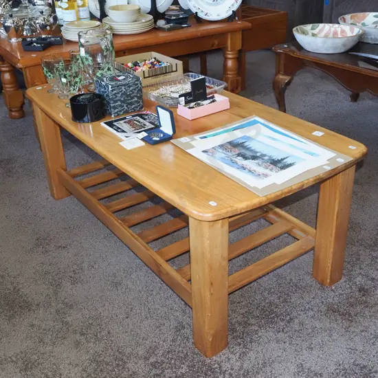 solid rimu 2 tier coffee table H430 W1000 D540