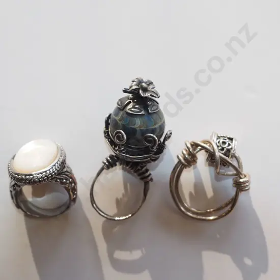 1 x larger copper & mop stone ring & 2 sterling silver worry rings