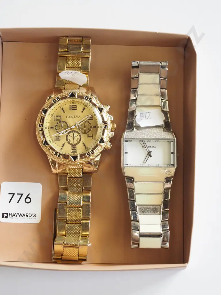 2x wrist watches Image 1++