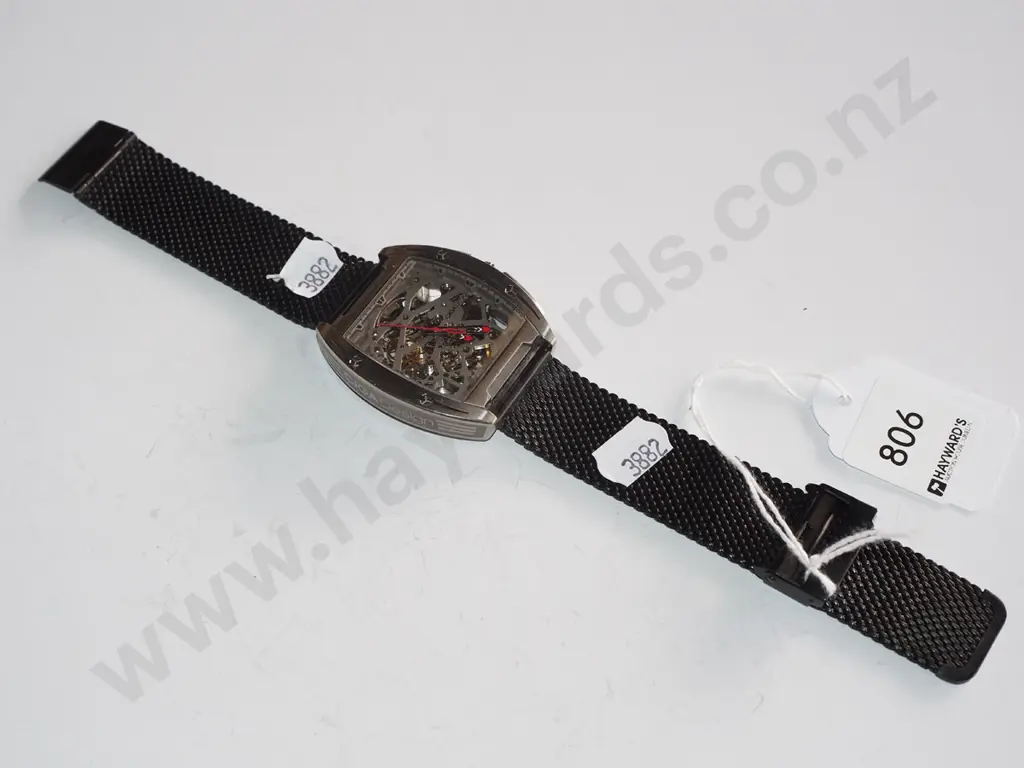 mens large wristwatch Image 1++