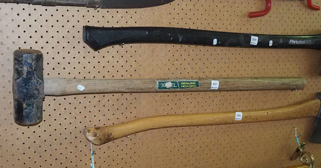 sledge hammer Image 1++